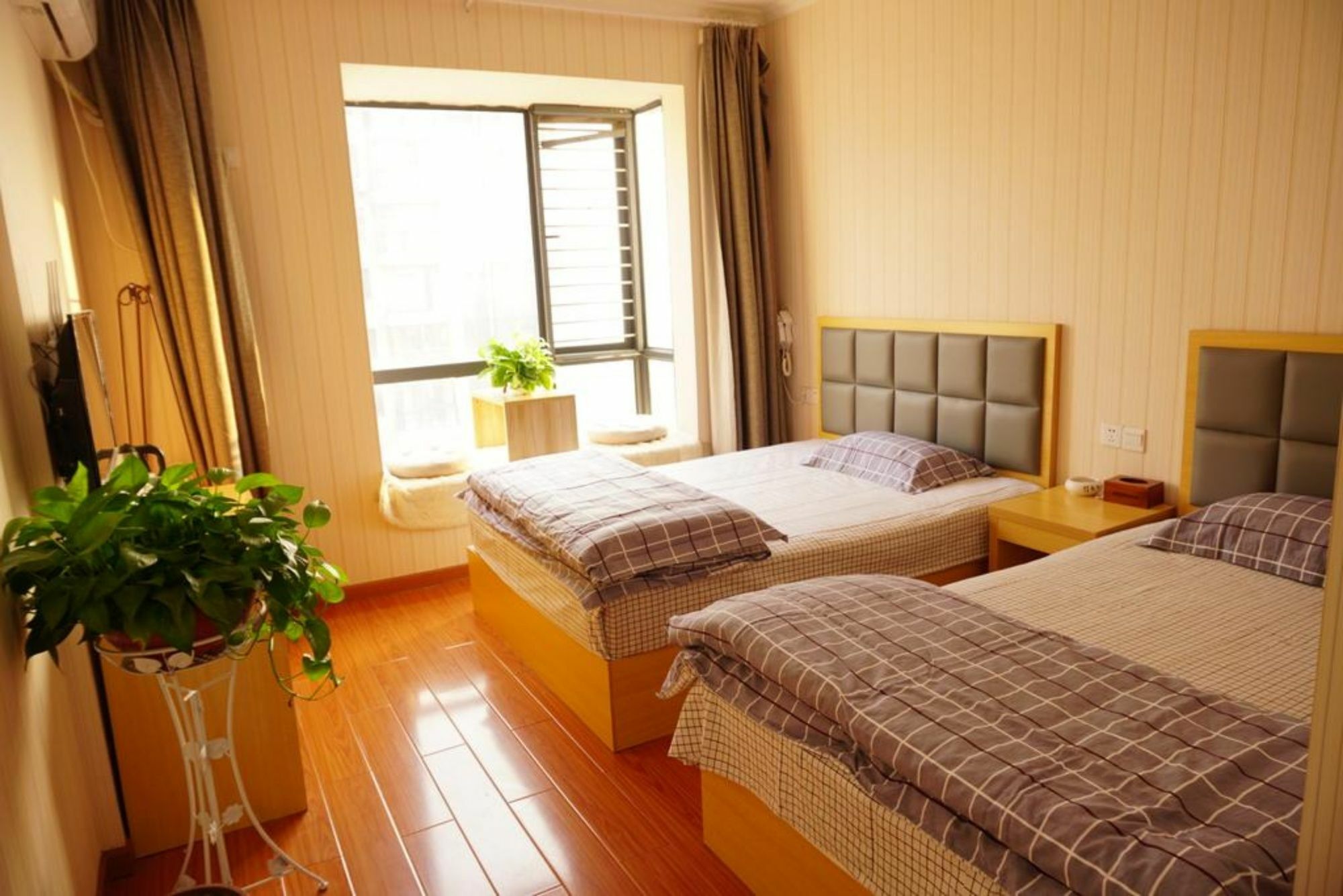 Huanlesong Youth Hostel Wuhan Exterior photo